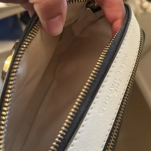 Marc Jacob’s Camera Bag - Picture 6 of 7